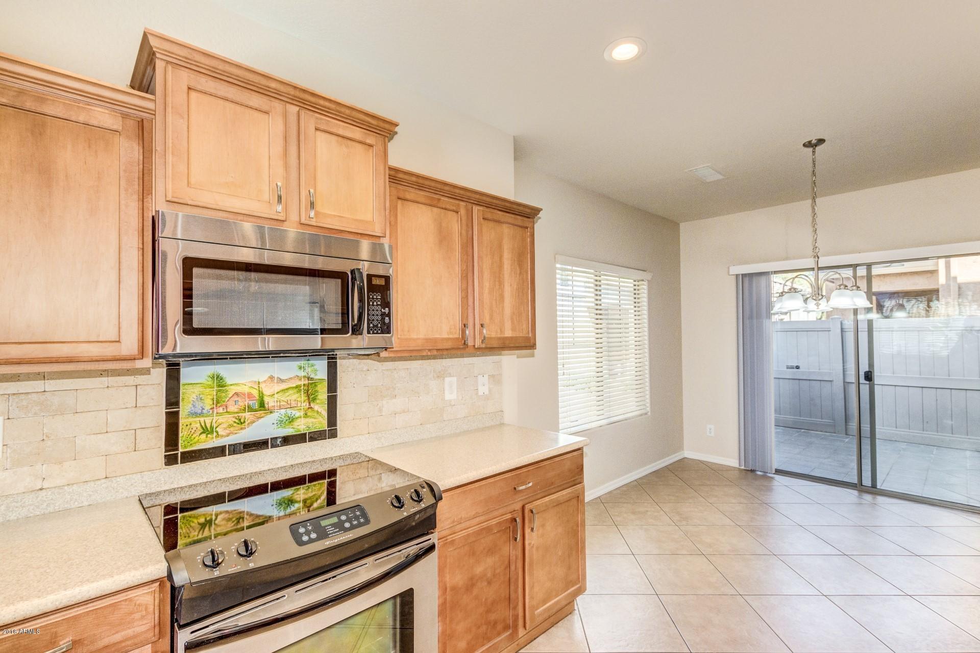 1952 West Davis Road Phoenix, AZ 85023 - Photo 4 of 20 Kitchen
