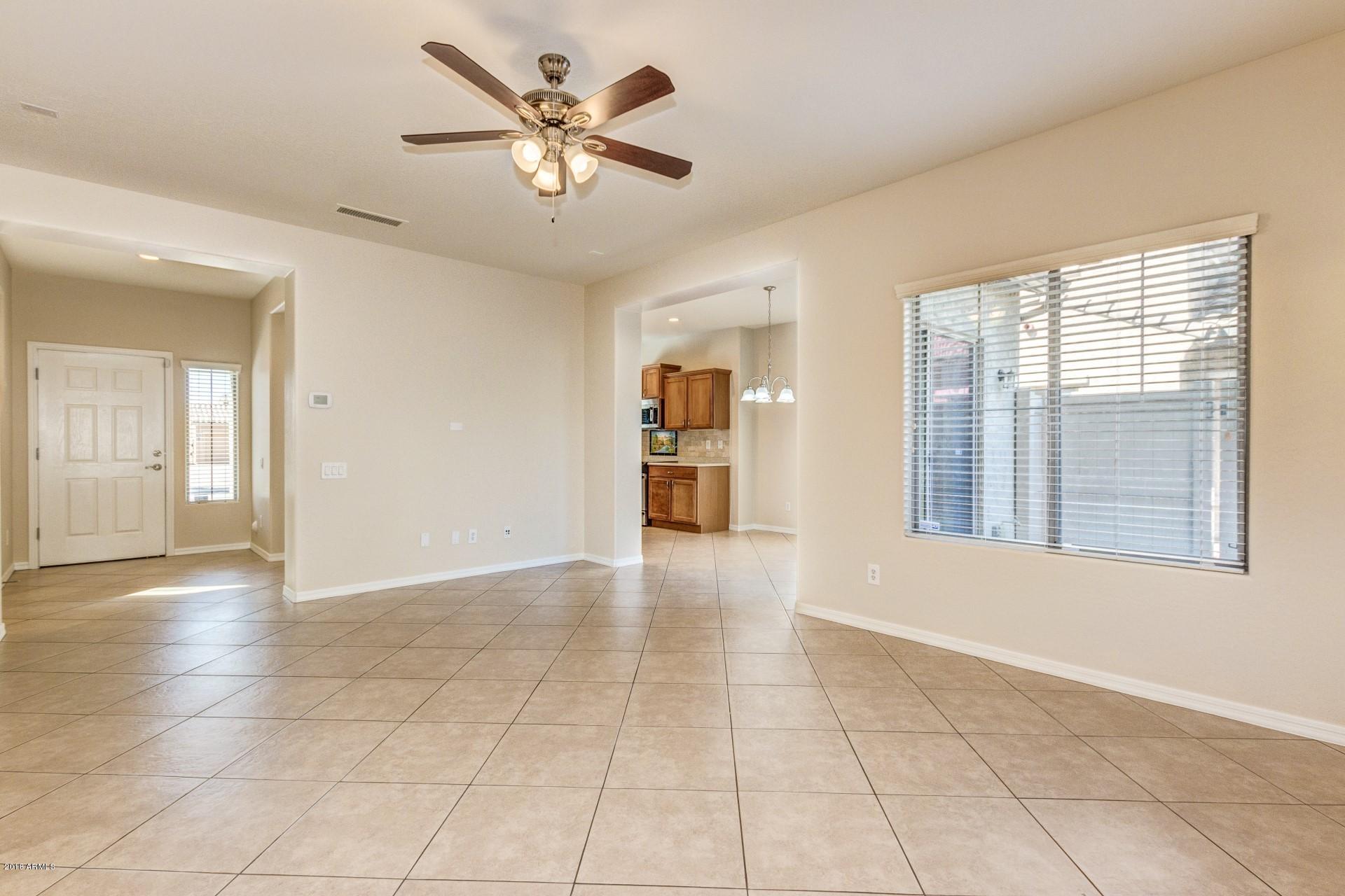 1952 West Davis Road Phoenix, AZ 85023 - Photo 5 of 20 Family Room
