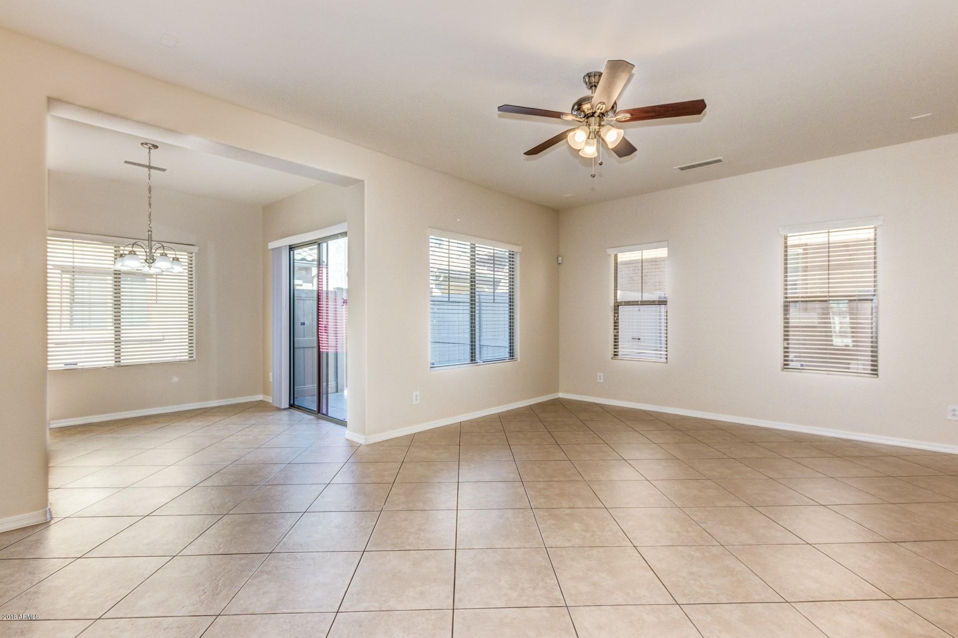 1952 West Davis Road Phoenix, AZ 85023 - Photo 6 of 20 Family Room