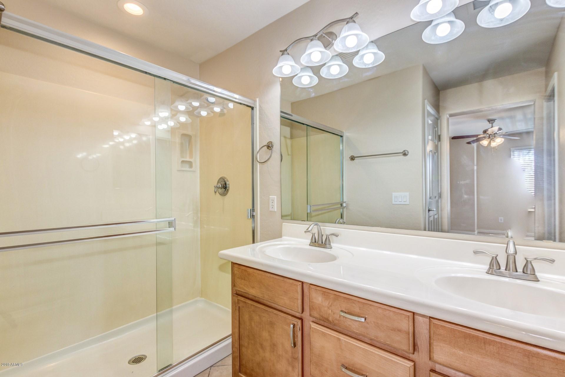 1952 West Davis Road Phoenix, AZ 85023 - Photo 10 of 20 Master Bathroom