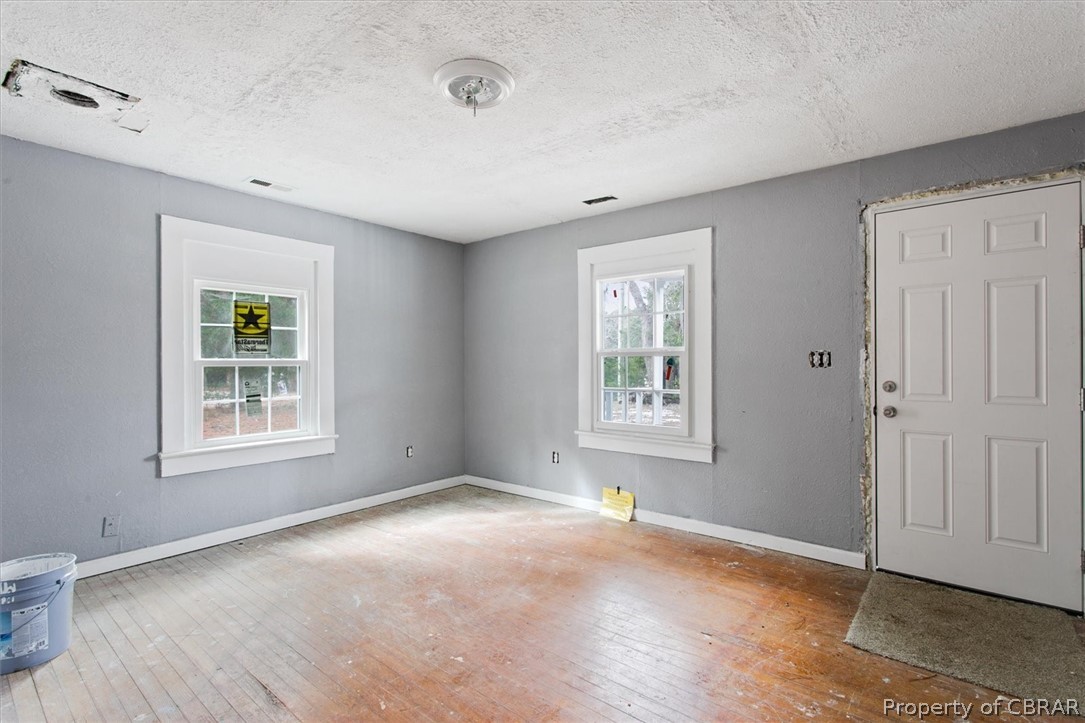 7016 Bray Road Hayes, VA 23072 - Photo 7 of 39 Gallery Image 7
