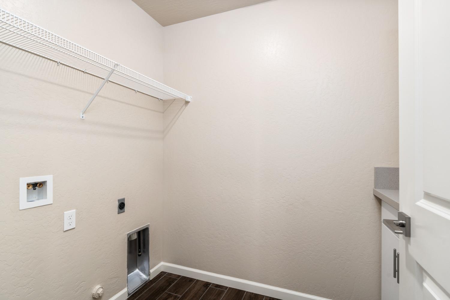 783 Traverse Drive Madera, CA 93636 - Photo 20 of 30 a view of utility room