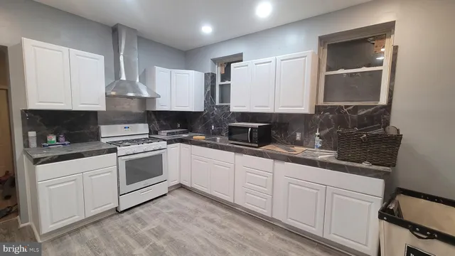 $215,000 | 301 Spring Street, Trenton, NJ 08618