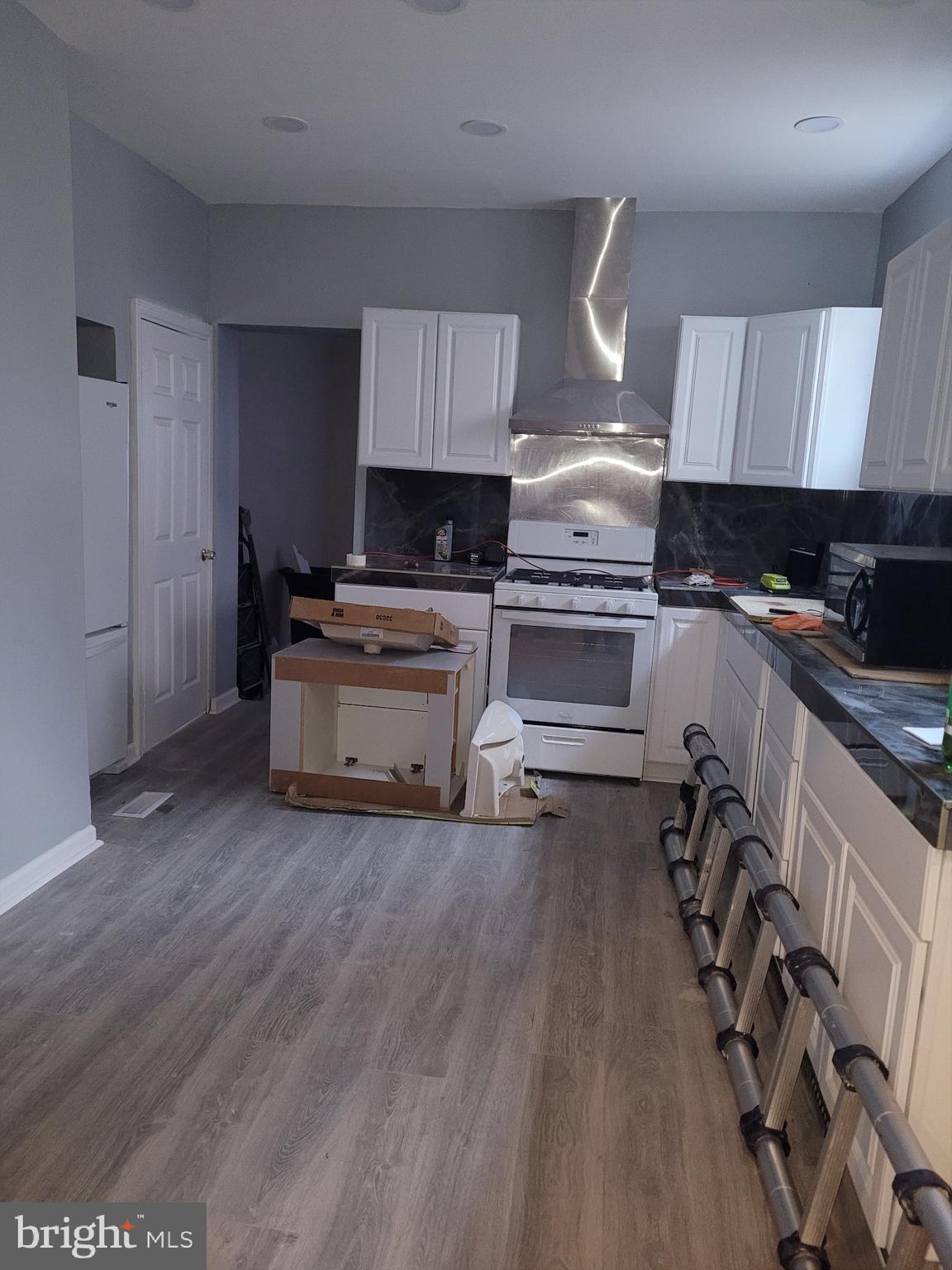 301 Spring Street Trenton, NJ 08618 - Photo 4 of 22