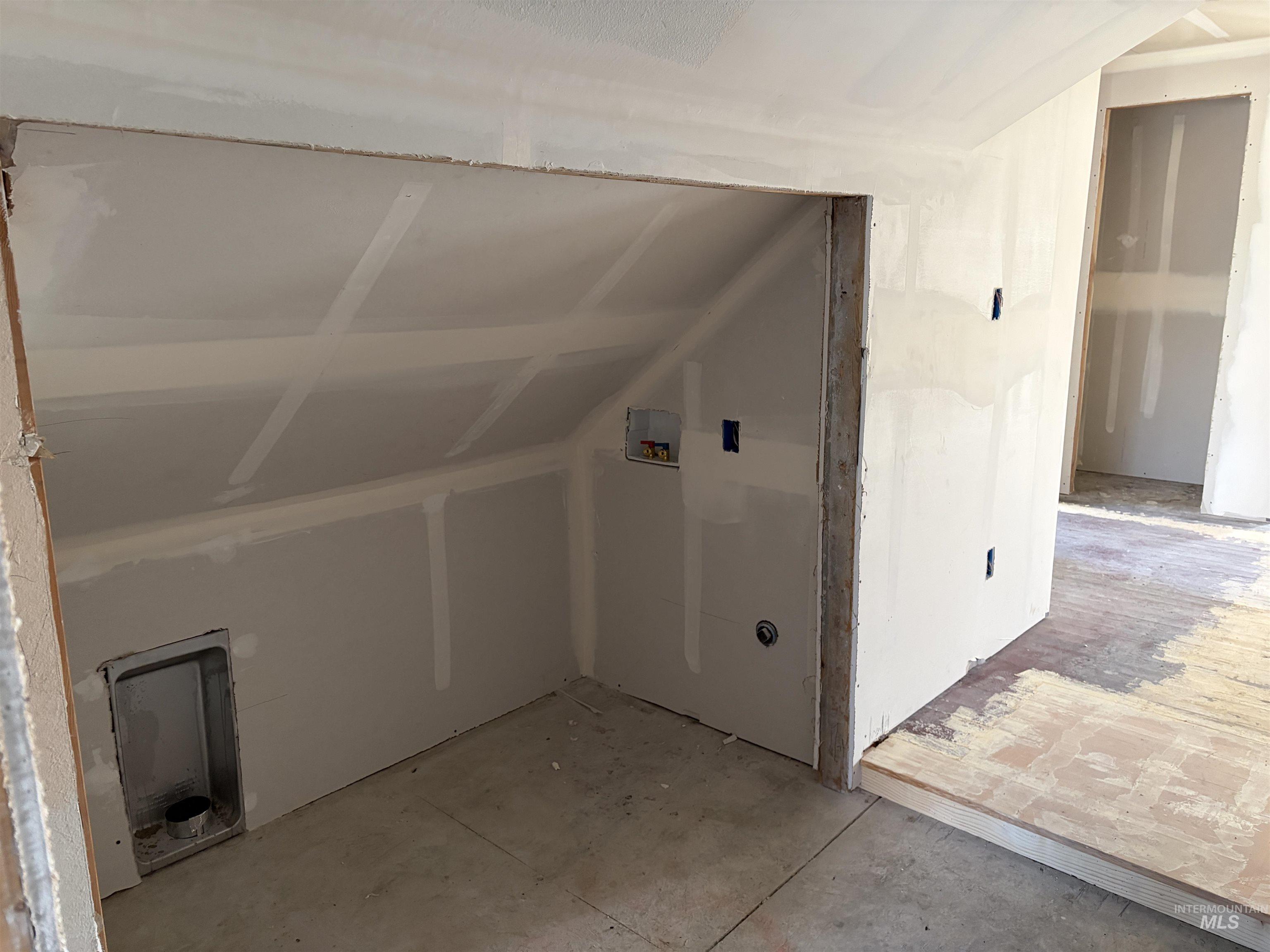 308 East Park Street Weiser, ID 83672 - Photo 47 of 50 View of washroom
