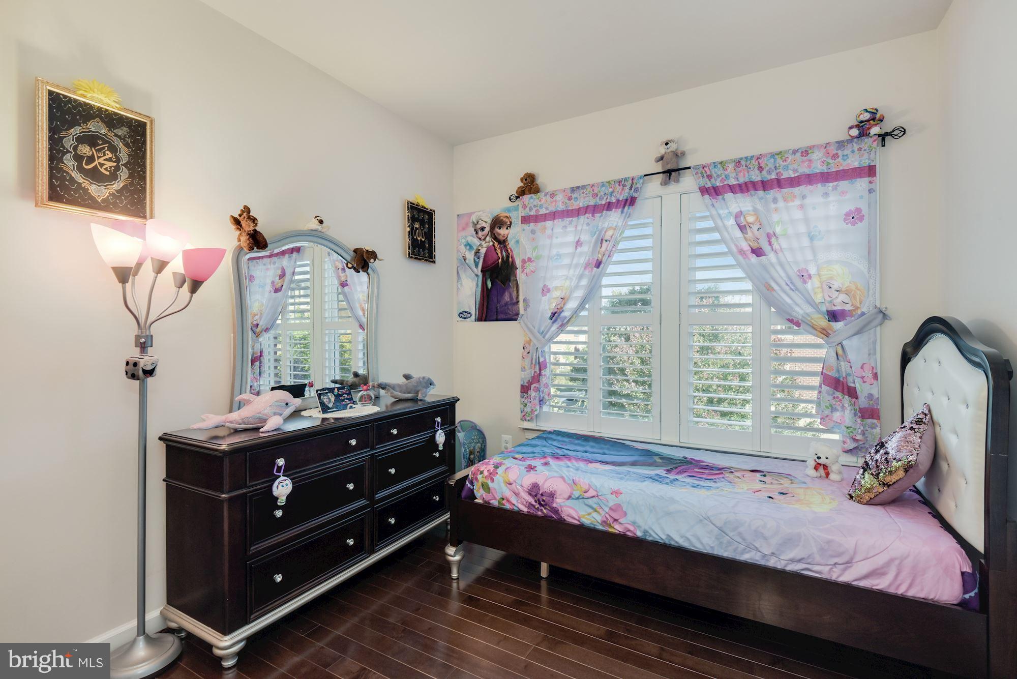 432 Grand Street Gaithersburg, MD 20878 - Photo 12 of 35 Upper Level 1 - Bedroom 2