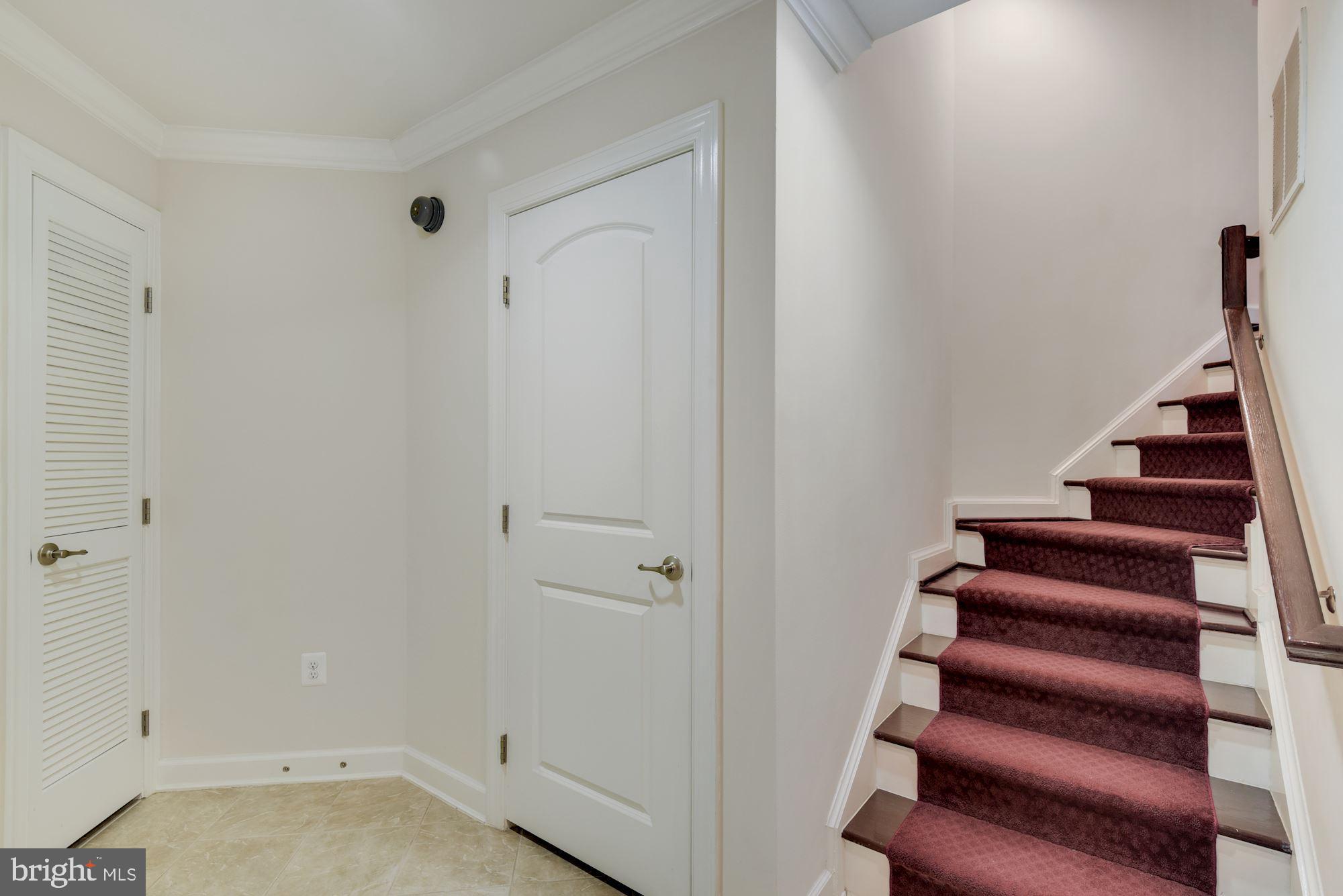 432 Grand Street Gaithersburg, MD 20878 - Photo 24 of 35 Entry Level - Foyer