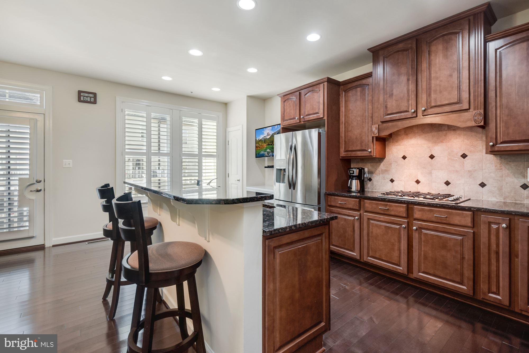 432 Grand Street Gaithersburg, MD 20878 - Photo 4 of 35 Main Level - Gourmet Kitchen