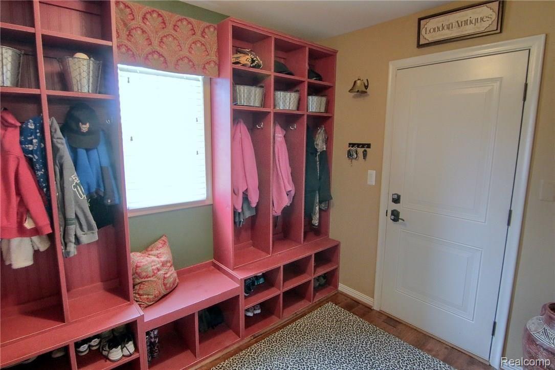 8590 30 Mile Road Washington, MI 48095 - Photo 11 of 33 Now thats a Mud Room!!
