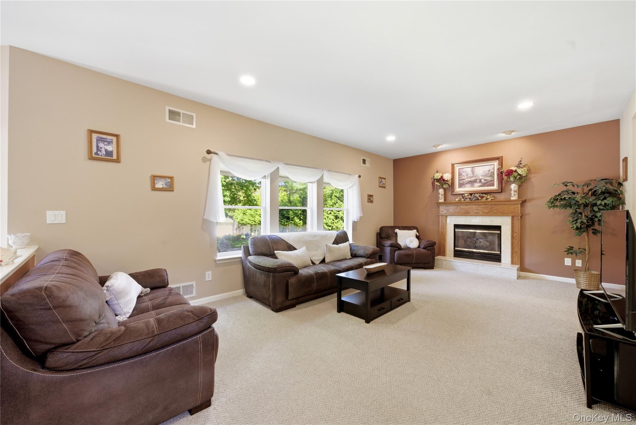 9 Ridgefield Drive Shoreham, NY 11786 - Photo 11 of 50