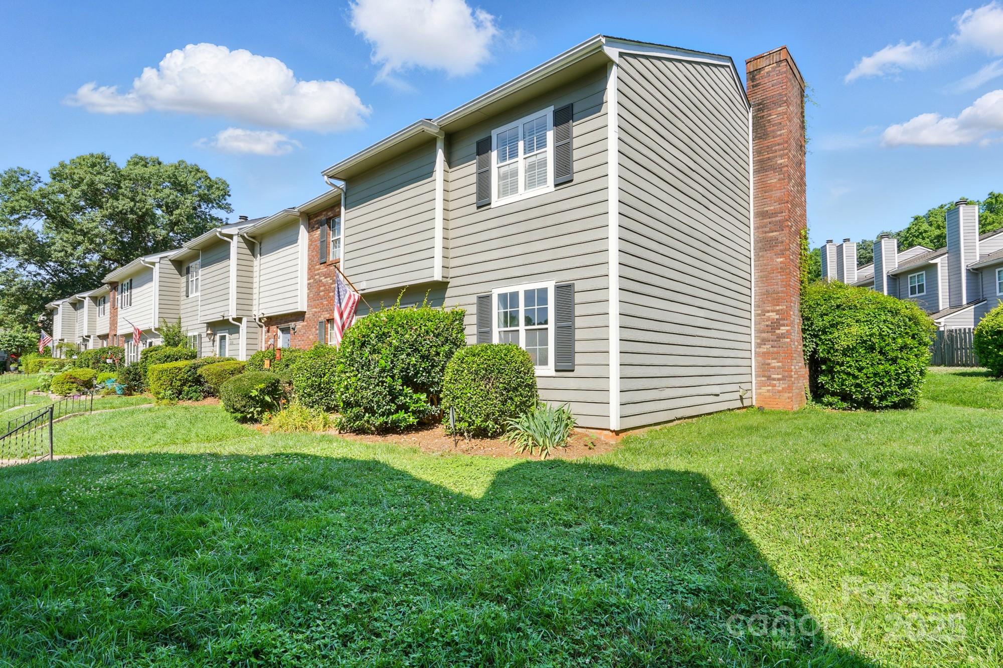 6044 Heath Valley Road Charlotte, NC 28210 - Photo 3 of 30 Gallery Image 3