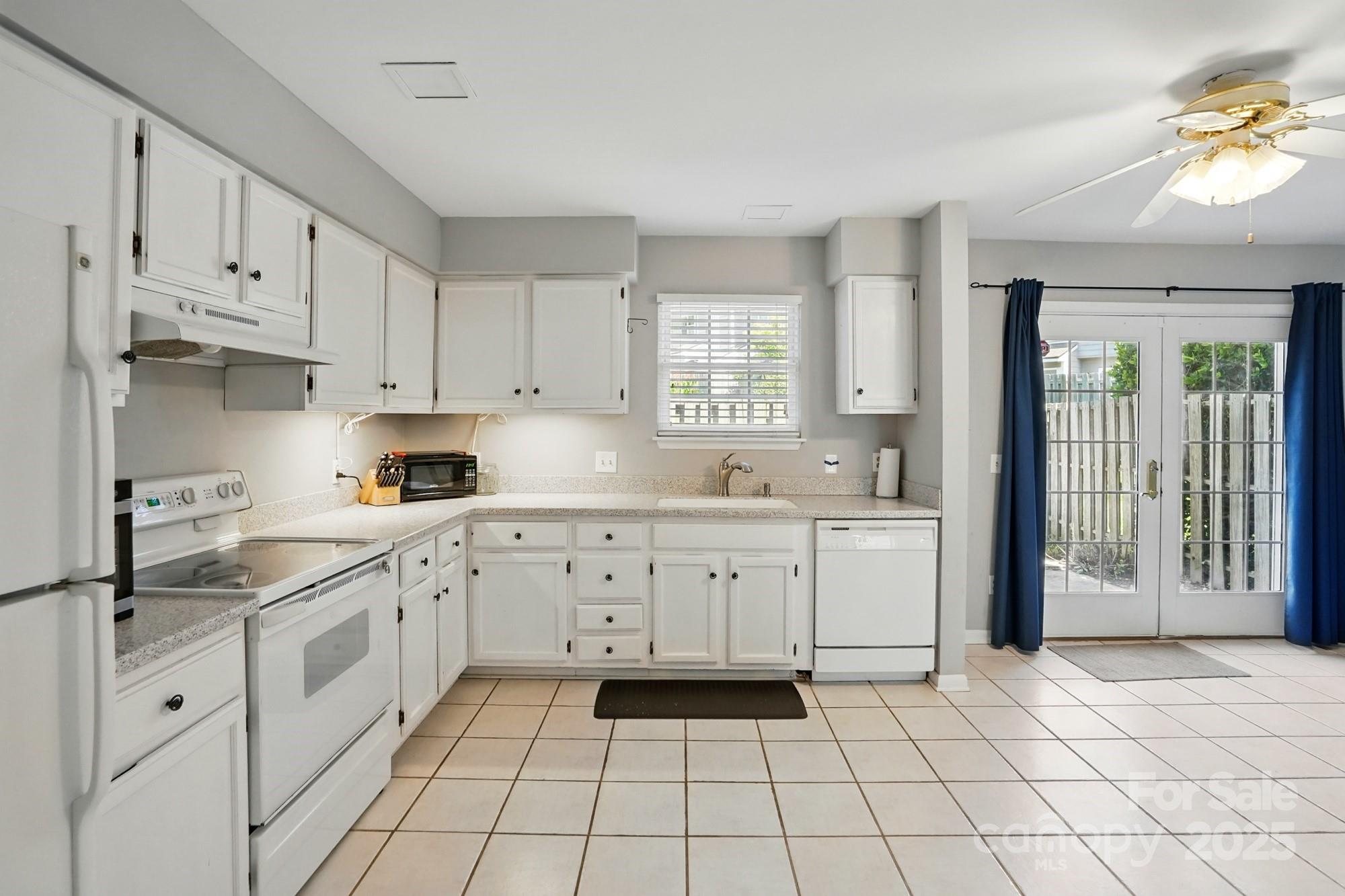 6044 Heath Valley Road Charlotte, NC 28210 - Photo 9 of 30 Gallery Image 9