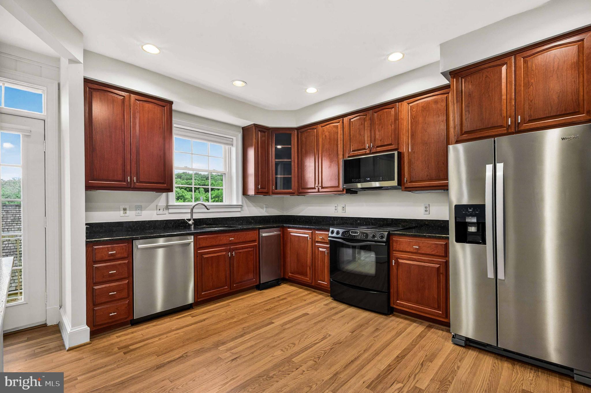 8016 Quarry Ridge Way Bethesda, MD 20817 - Photo 23 of 69 Kitchen