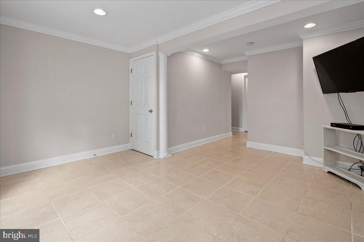1642 Harvest Green Court Reston, VA 20194 - Photo 35 of 46 a view of livingroom with flat screen tv