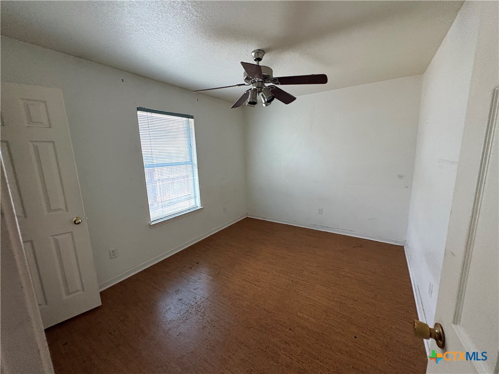 206 Timber Ridge Drive Nolanville, TX 76559 - Photo 15 of 21 an empty room with a window