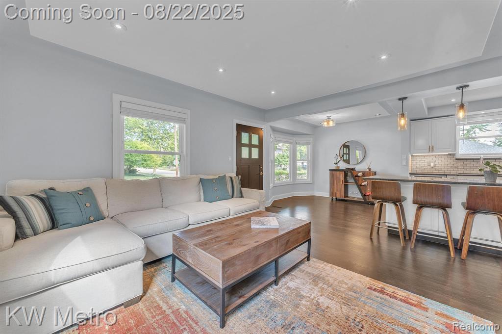 1892 Stanford Road Berkley, MI 48072 - Photo 4 of 40