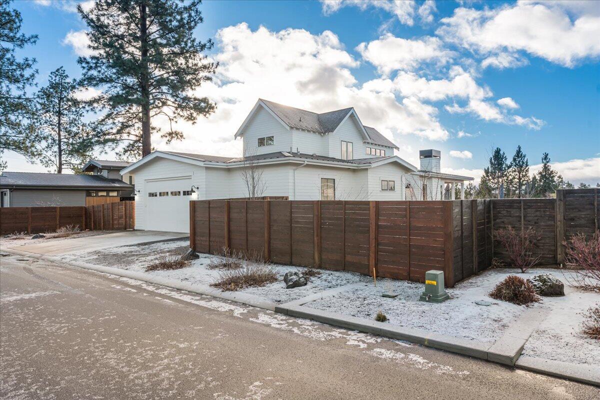 1152 Northwest Skyline Ranch Road Bend, OR 97703 - Photo 40 of 44 40