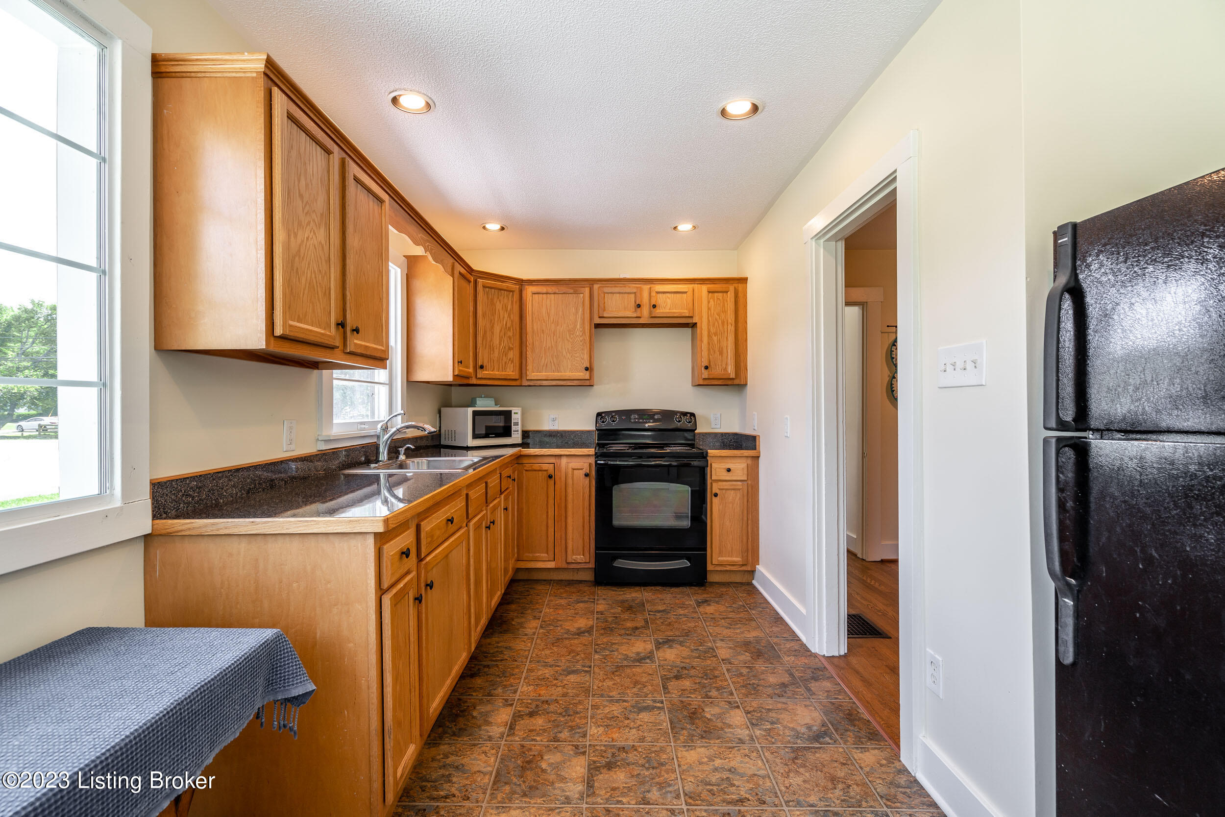 4402 Billtown Road Louisville, KY 40299 - Photo 17 of 34 4402 Billtown Rd-027