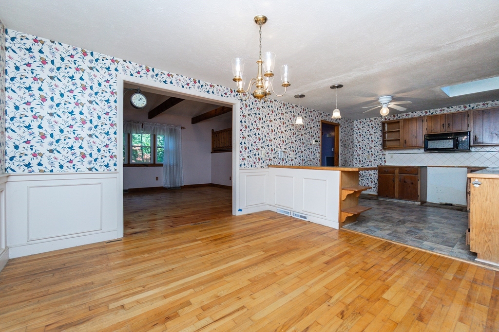124 East Belcher Road Foxboro, MA 02035 - Photo 7 of 32 Gallery Image 7