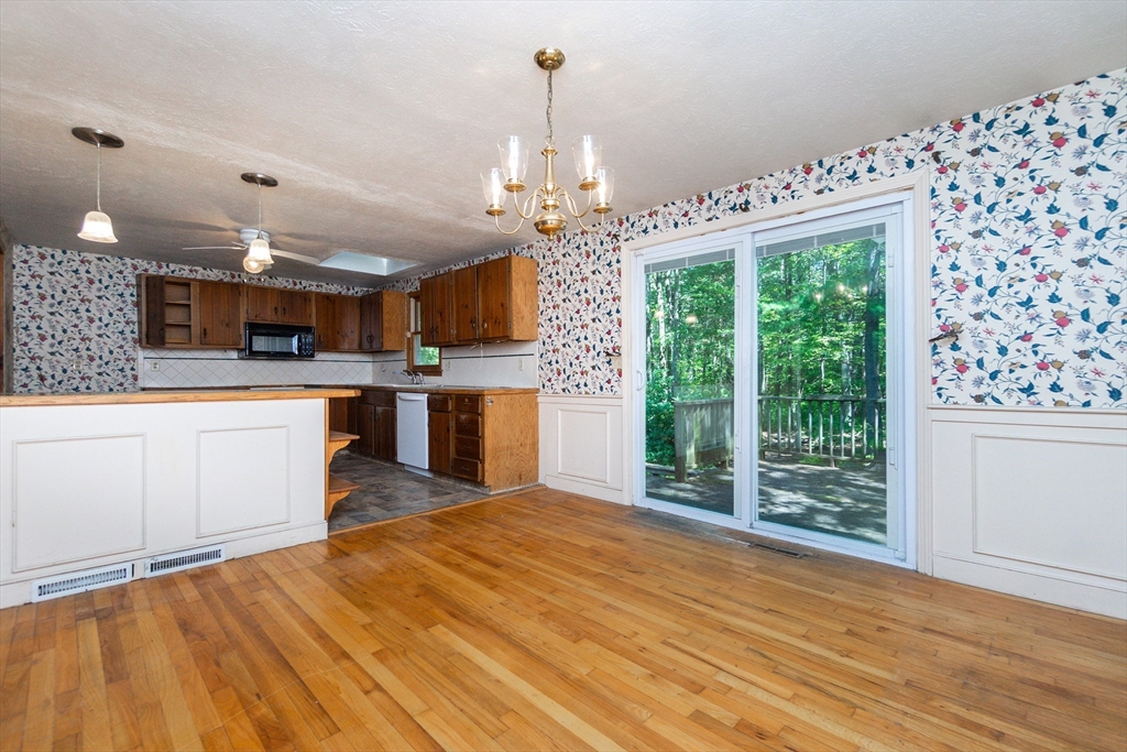 124 East Belcher Road Foxboro, MA 02035 - Photo 8 of 32 Gallery Image 8