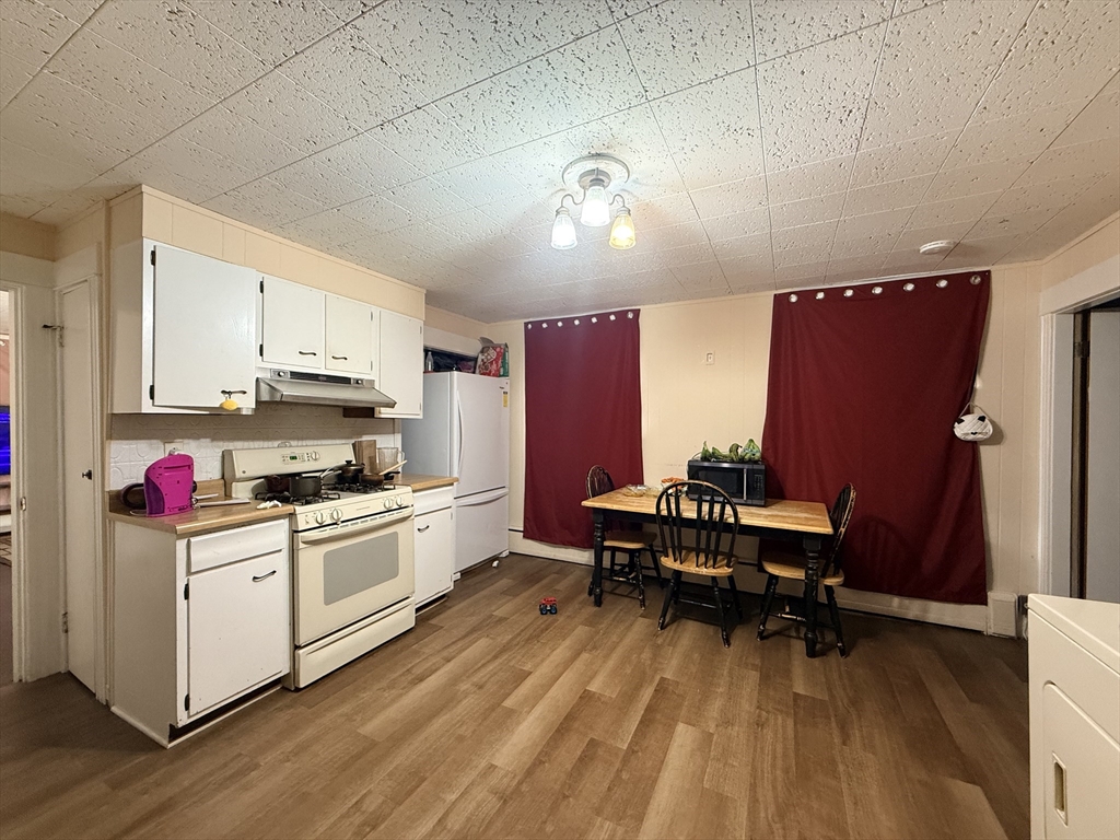 103 Hamilton Street Worcester, MA 01604 - Photo 4 of 19