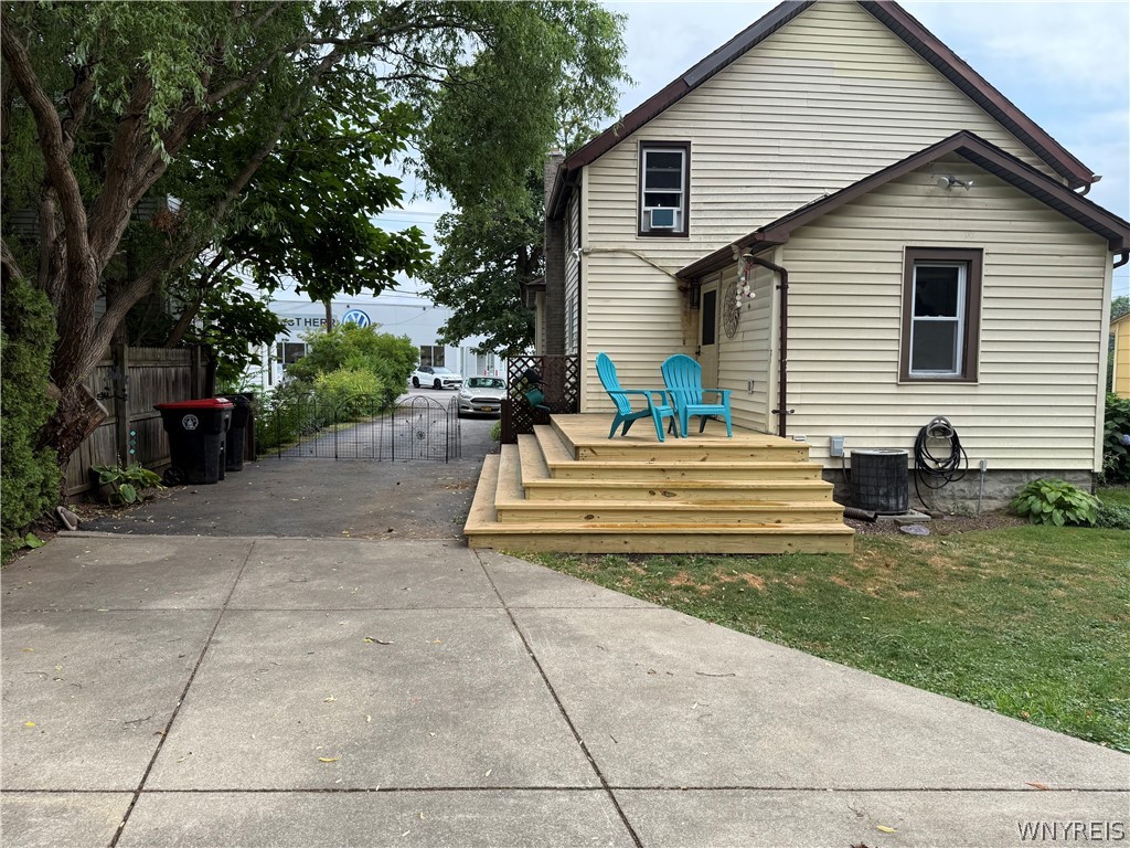 5252 Genesee Street Lancaster, NY 14026 - Photo 3 of 17