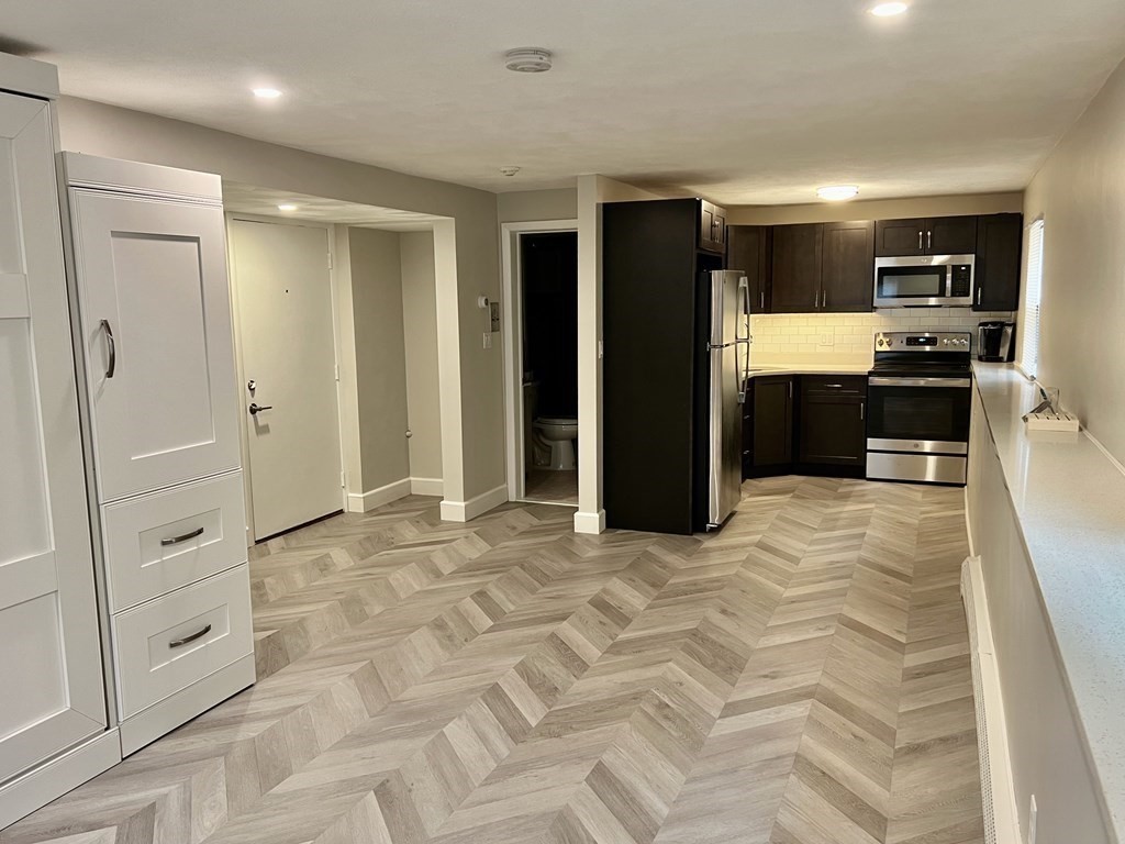 913 State Road, Unit 2 Plymouth, MA 02360 - Photo 4 of 14 Gallery Image 4