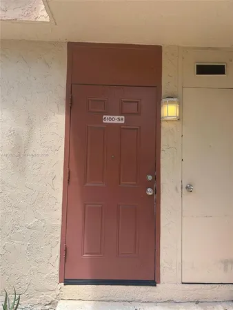 $2,200 | 5966 Southwest 68th Street, Unit 109, Miami, FL 33143