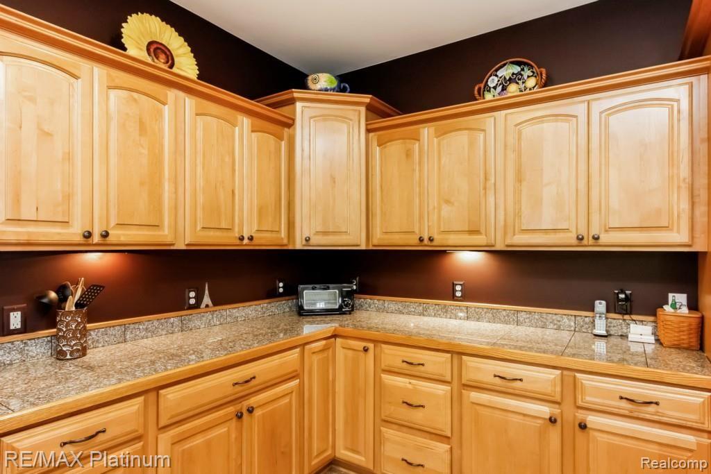 9033 Riverside Drive Brighton, MI 48116 - Photo 36 of 90 021-Kitchen-1933167-medium.jpg