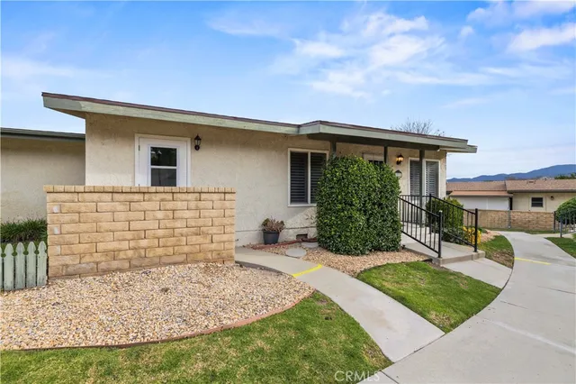 $324,900 | 19715 Spanish Oak Drive, Newhall, CA 91321