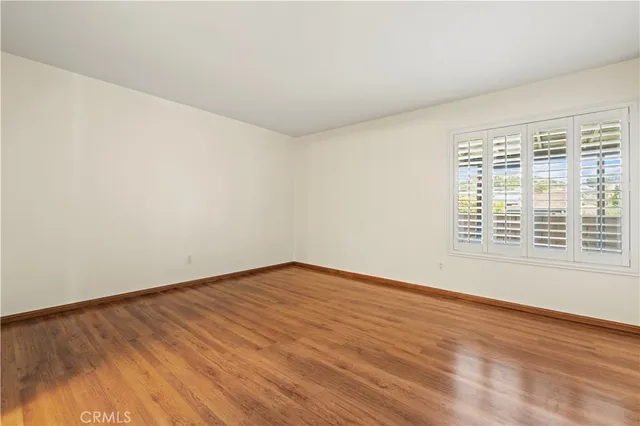 $324,900 | 19715 Spanish Oak Drive, Newhall, CA 91321