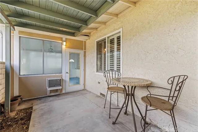 $324,900 | 19715 Spanish Oak Drive, Newhall, CA 91321