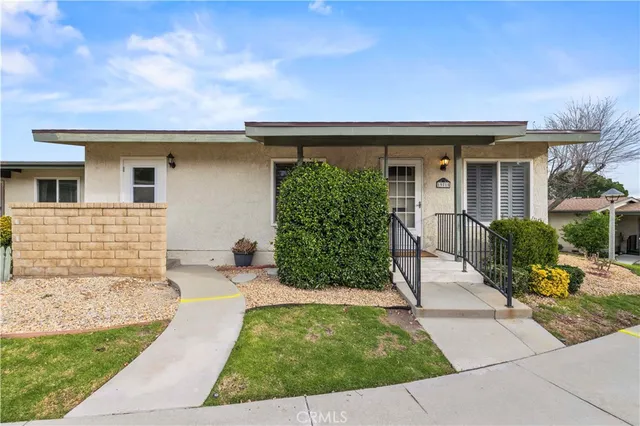 $324,900 | 19715 Spanish Oak Drive, Newhall, CA 91321