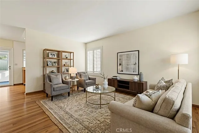 $324,900 | 19715 Spanish Oak Drive, Newhall, CA 91321