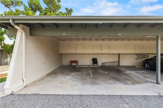 $324,900 | 19715 Spanish Oak Drive, Newhall, CA 91321