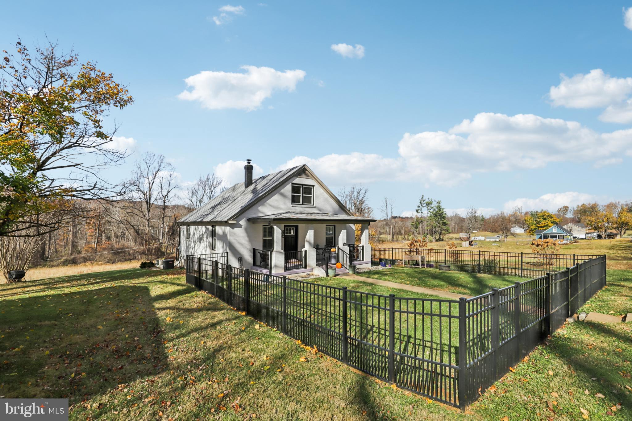 Front with Custom Puppy Fence