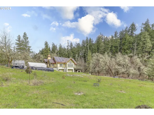 $1,100,000 | 85255 Christensen Road, Eugene, OR 97405