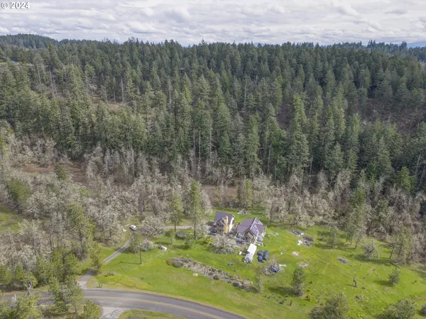 $1,100,000 | 85255 Christensen Road, Eugene, OR 97405
