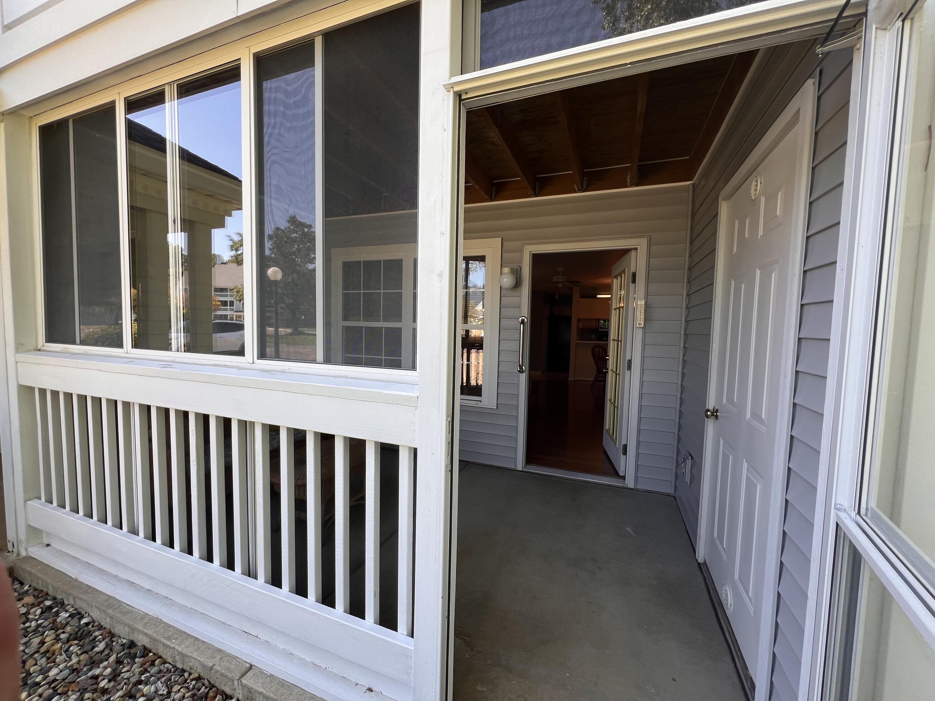 369 Butler Court Marshall, MI 49068 - Photo 3 of 18 Sun porch