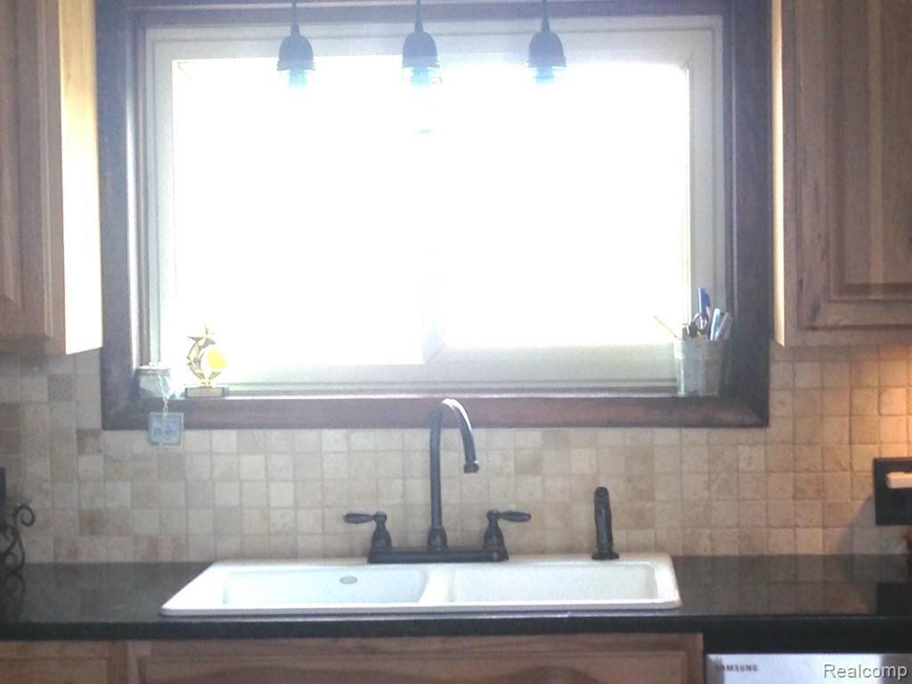 7709 Silverwood Road North Branch, MI 48461 - Photo 13 of 54 FullSizeRender (10).jpg