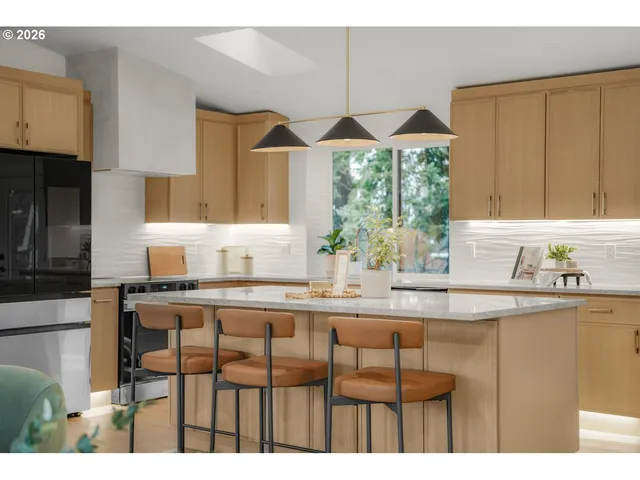 $600,000 | 1711 Northwest 19th Street, Gresham, OR 97030