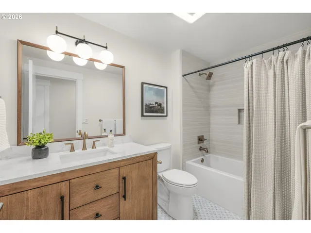 $600,000 | 1711 Northwest 19th Street, Gresham, OR 97030