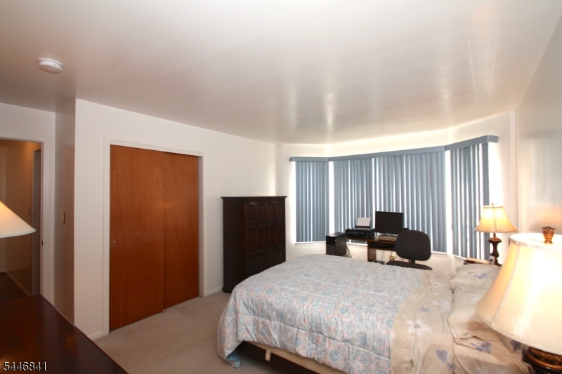 27 Gracie Road East Hanover, NJ 07936 - Photo 9 of 17