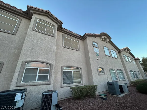 $1,450 | 5415 West Harmon Avenue, Unit 1022, Las Vegas, NV 89103