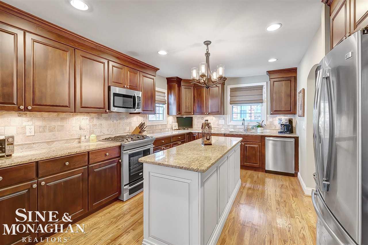 326 Merriweather Road Grosse Pointe, MI 48236 - Photo 8 of 41 50058942-7.JPG