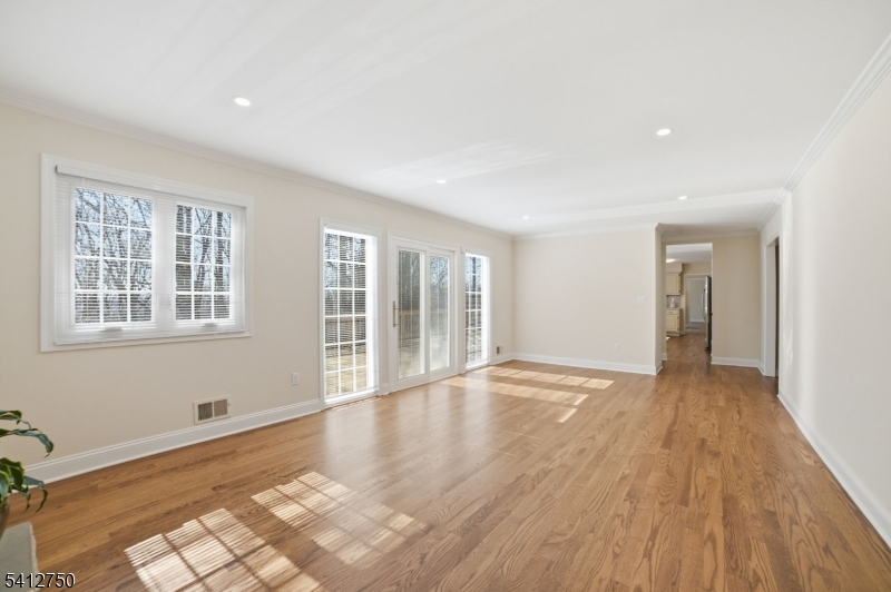 50 Pinewood Crescent Berkeley Heights, NJ 07922 - Photo 14 of 41