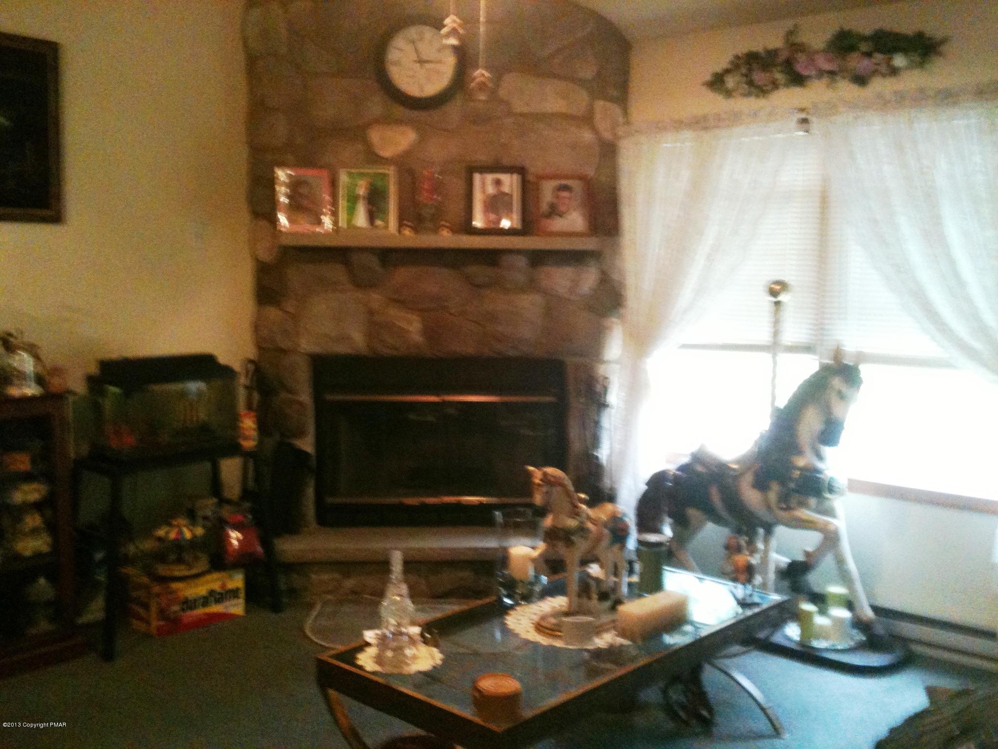 282 Pocono Boulevard Bushkill, PA 18324 - Photo 5 of 15 IMG_0984