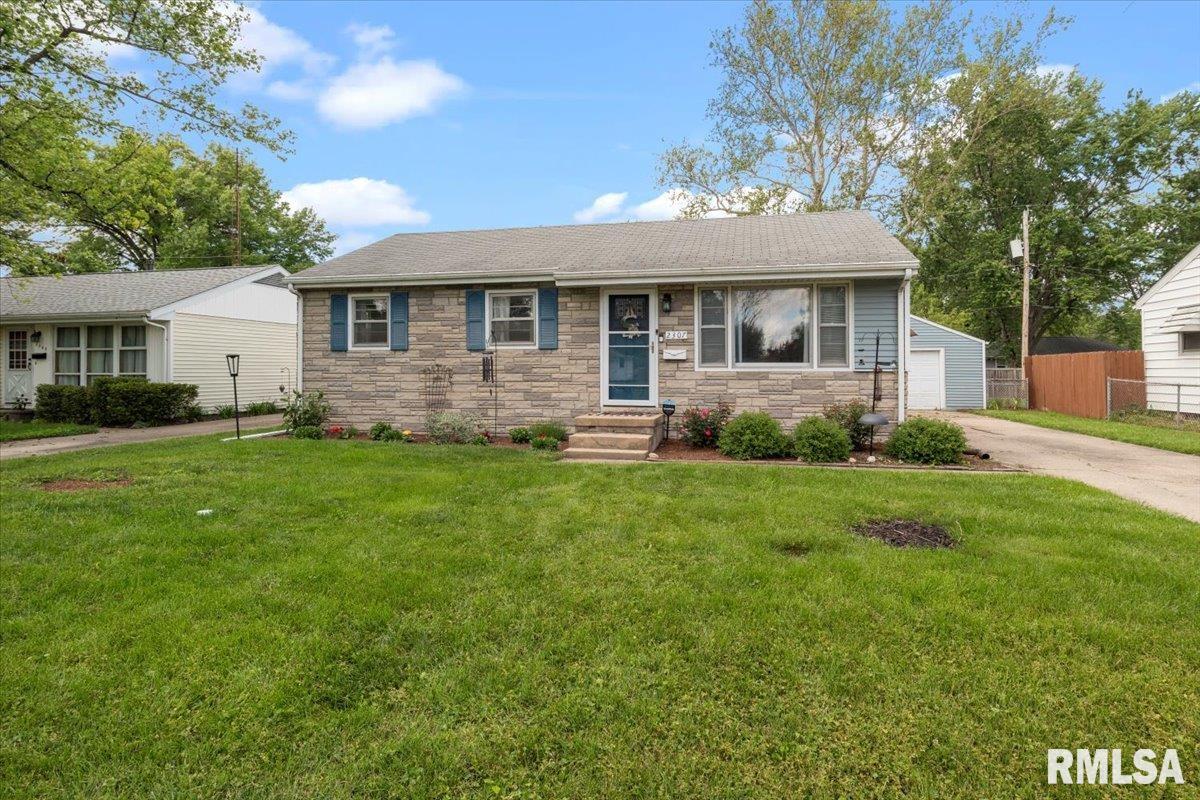 2307 Huntington Road Springfield, IL 62703 - Photo 4 of 39