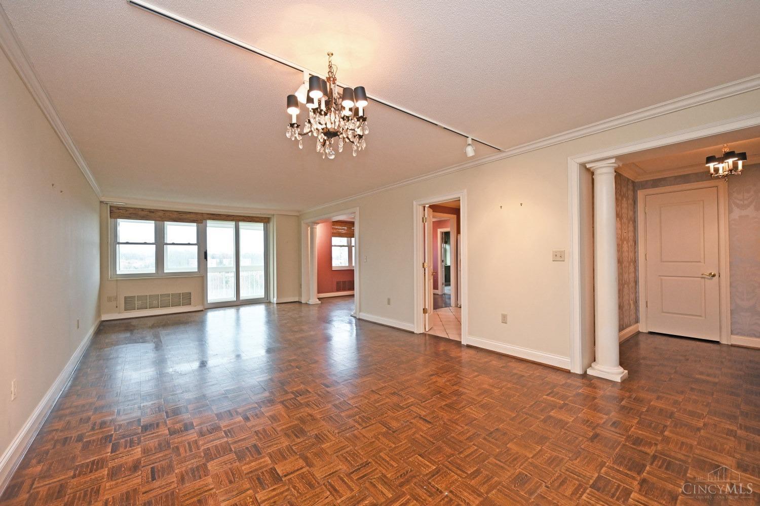 2444 Madison Road, Unit 805 Cincinnati, OH 45208 - Photo 11 of 45 Gallery Image 11