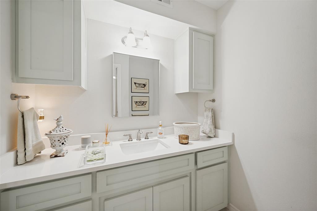 3767 Jubilee Trail Dallas, TX 75229 - Photo 30 of 39 Powder Bath